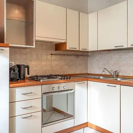 A 2 Passi Dai Mercatini Di Natale Nel Cuore Del Centro Storico- Parcheggio Privato Gratuito- Ideale Per Famiglie-5 Posti Letto-fast Wifi Historical Palace *