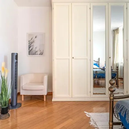 A 2 Passi Dai Mercatini Di Natale Nel Cuore Del Centro Storico- Parcheggio Privato Gratuito- Ideale Per Famiglie-5 Posti Letto-fast Wifi Historical Palace * Trento